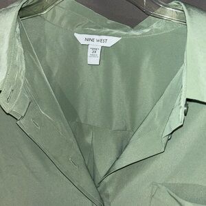 Nine West Women’s 2X Sage Green Blouse NWT Long Sleeve Button Front Plus Size